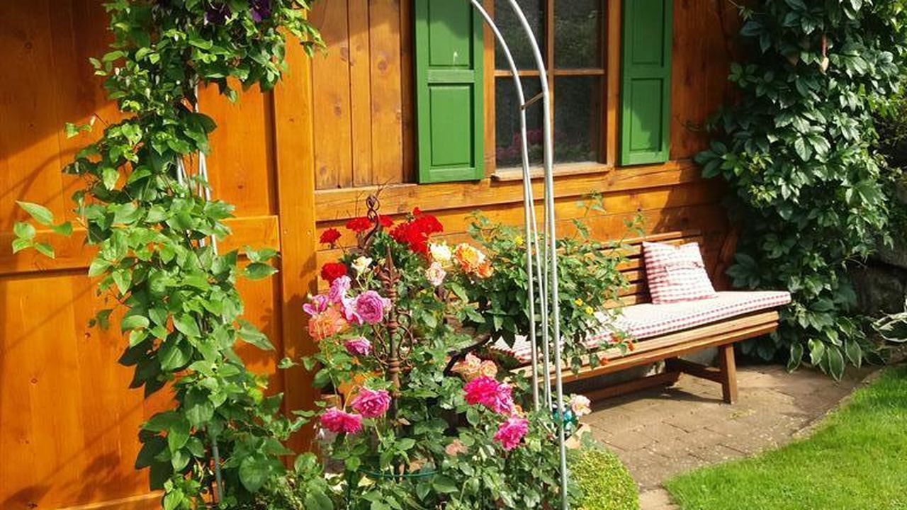 Sitzplatz am Gartenhaus Sitzplatz am Gartenhaus